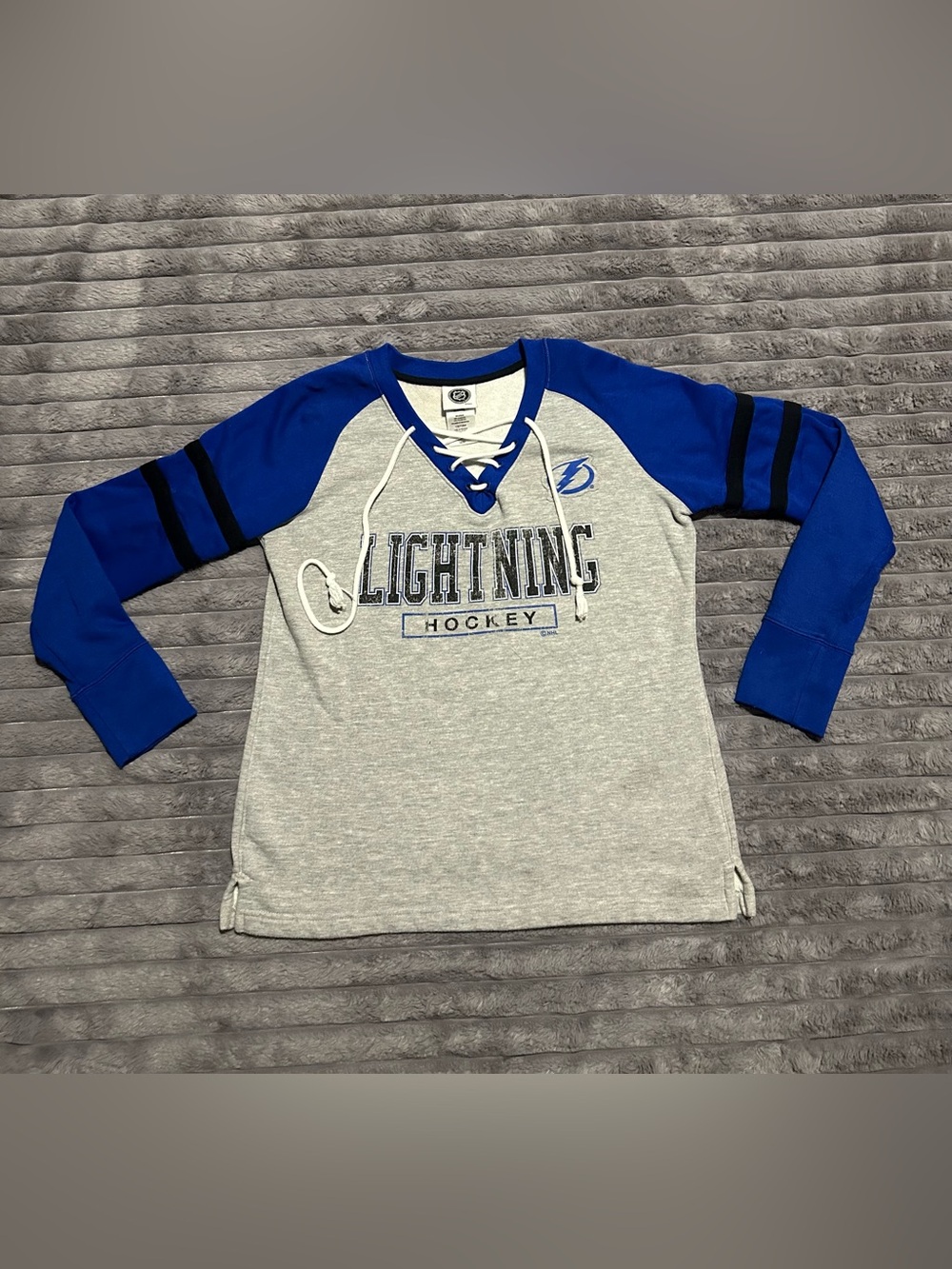 NHL Tampa Bay Lightning Lace Up Graphic Sweatshirt